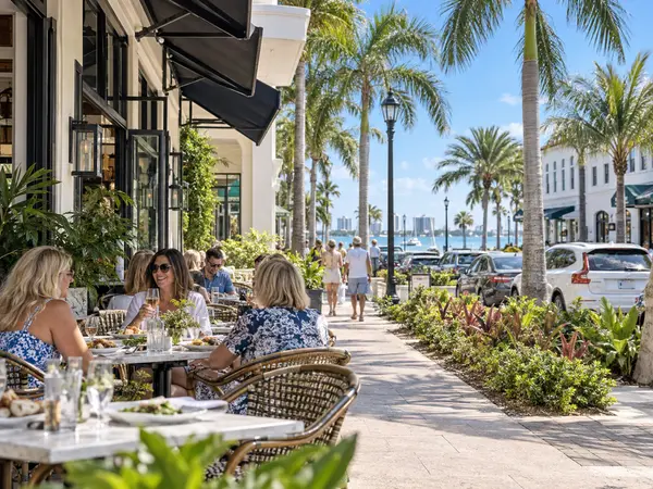 Where to Grab Lunch Between Home Showings in Sarasota