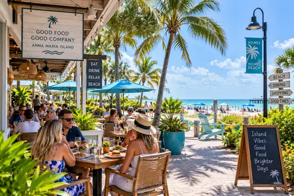 Where to Eat in Holmes Beach During an Anna Maria Island House Hunt
