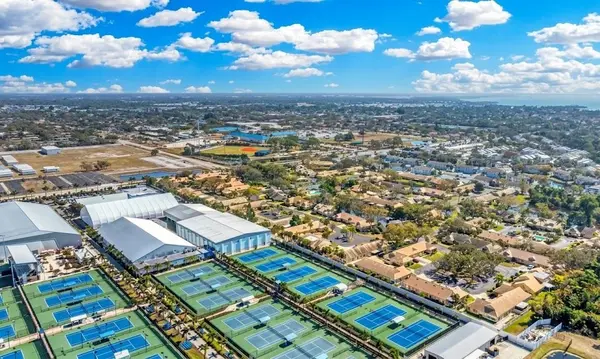 Lakebridge: Villa and Condo Living Near Bradenton’s Coastal Attractions