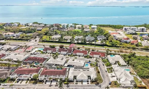 Palm Court Villas: Low-Maintenance Living with Bradenton Convenience,Hunt Brothers Realty