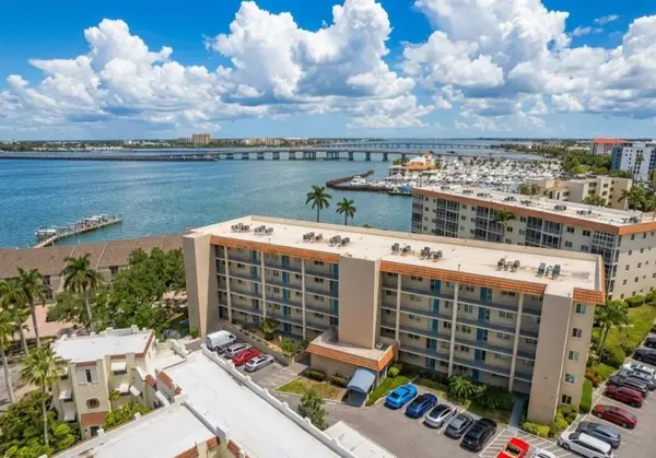 River Oaks Condos: Waterfront Condo Living in Bradenton
