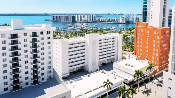 Gulfstream Towers Sarasota: Bayfront Condo Buyer’s Guide