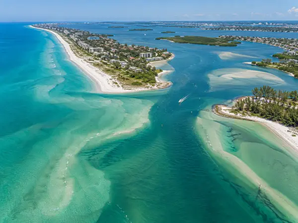 Sarasota Sandbars, Passes and Bays: A Beginner’s Guide for Future Gulf Coast Residents,Hunt Brothers Realty