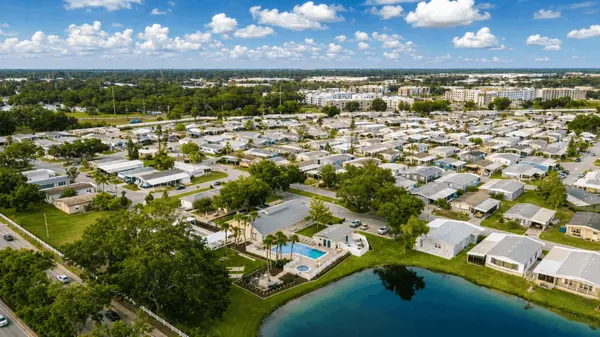 Grove Park: Comfortable Residential Living in Bradenton,Hunt Brothers Realty