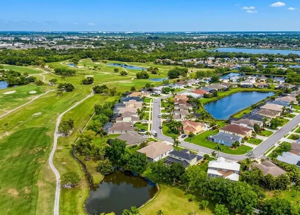Glenn Lakes: Lake Views and Established Neighborhood Living in Bradenton