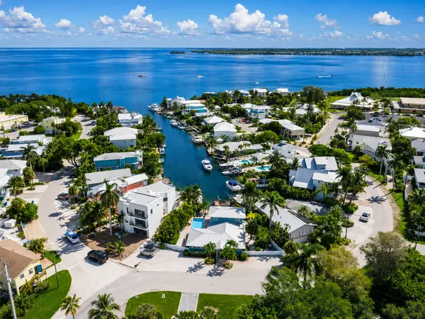 Bay Harbor: Waterfront Condo Living on Anna Maria Island,Hunt Brothers Realty