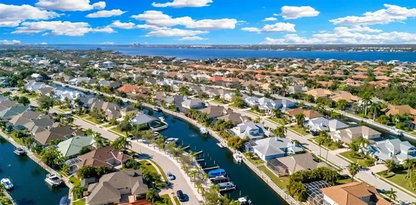 The Inlets at Riverdale: Waterfront Homes and Boating on the Manatee River