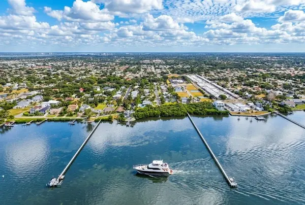 Whispering Pines: A Tranquil Residential Setting in Bradenton