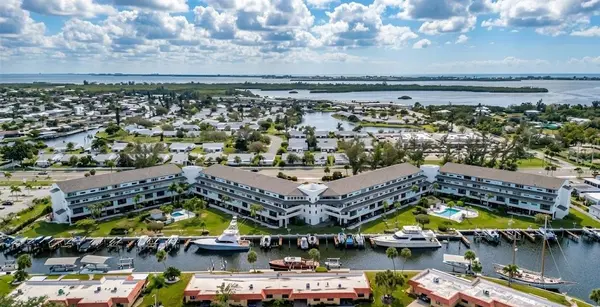 Waterway Condos: Waterfront Living Close to Bradenton’s Gulf Beaches