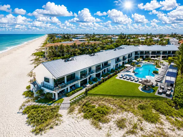 Island Cedars: A Quiet Residential Retreat on Anna Maria Island