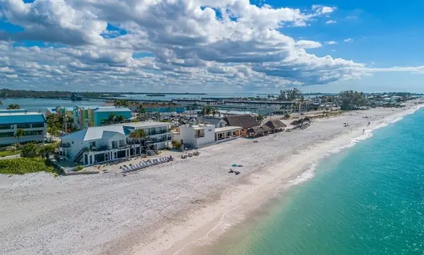 Beach House Resort: Gulf-Front Living on Bradenton Beach