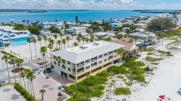 Sandcastle Beach Resort Condos: Your Place Along the Gulf in Bradenton Beach,Hunt Brothers Realty