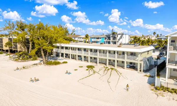 Shell Cove Condos: Intimate Coastal Living on Anna Maria Island