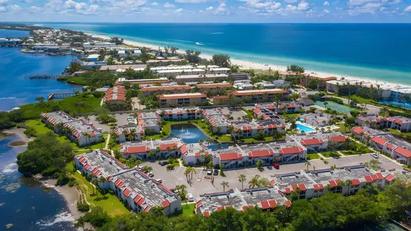 Runaway Bay Condos: Resort-Style Living from the Beach to the Bay