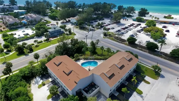 Beach Townhouse Condos: Gulf-Front Living on Anna Maria Island,Hunt Brothers Realty