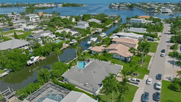 Bay Palms: Discover the Laid-Back Side of Holmes Beach,Hunt Brothers Realty