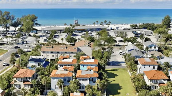 Casanas: Classic Holmes Beach Living on Anna Maria Island,Hunt Brothers Realty