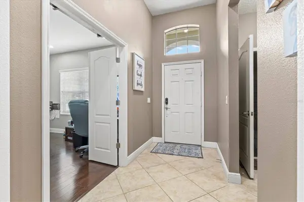 12046 FOREST PARK CIR, Bradenton, FL 34211