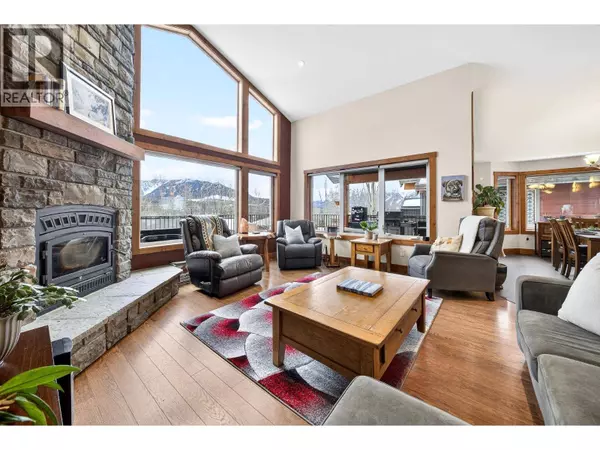 32 Aspen Crescent, Fernie, BC V0B1M5