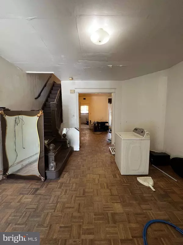 5539 PINE ST, Philadelphia, PA 19143