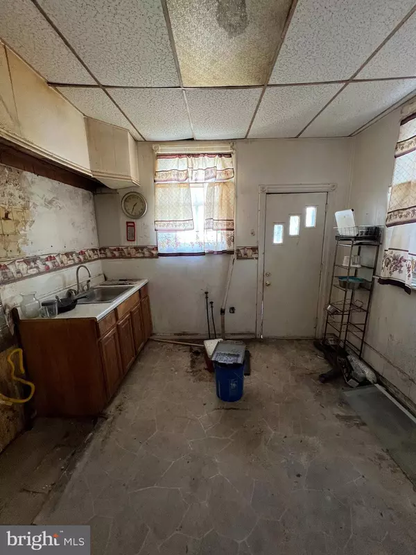 5539 PINE ST, Philadelphia, PA 19143