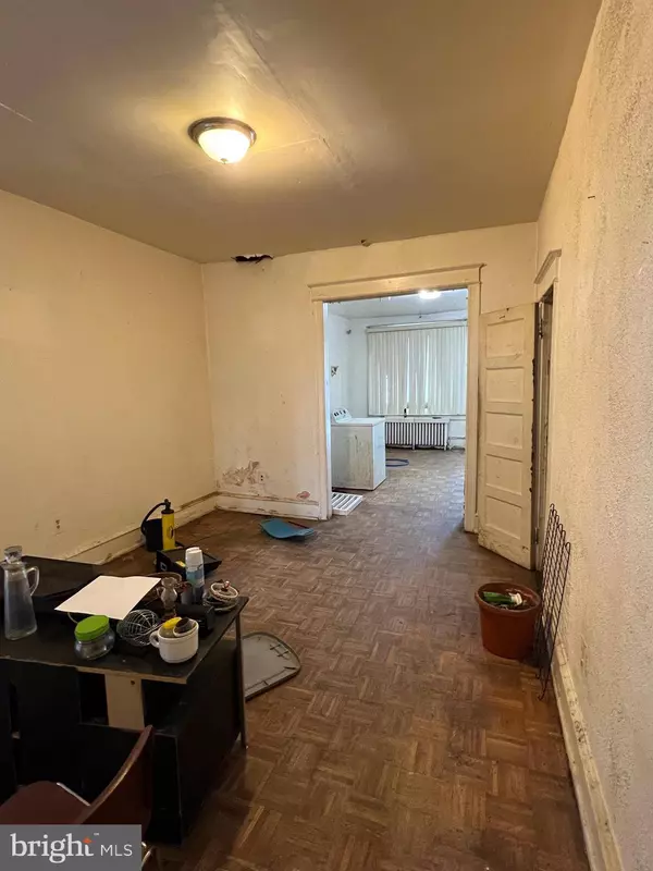 5539 PINE ST, Philadelphia, PA 19143