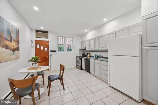 1716 S 10TH ST, Philadelphia, PA 19148