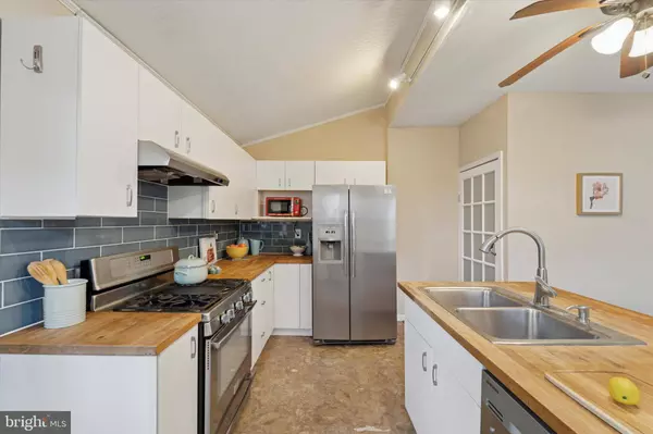 60 BLANCHARD RD, Drexel Hill, PA 19026