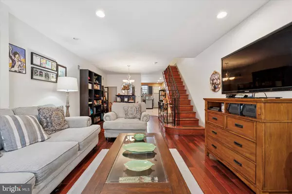 2423 S BANCROFT ST, Philadelphia, PA 19145