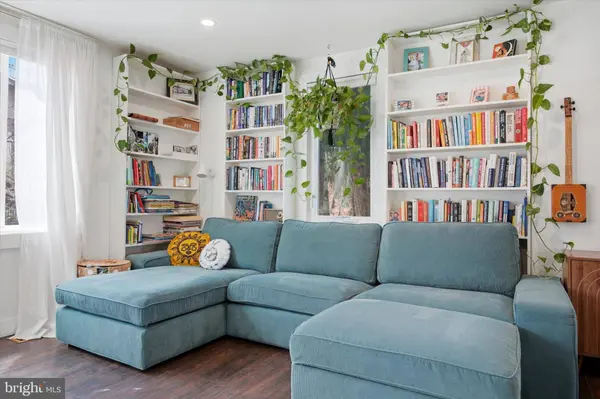 125 E MORELAND AVE, Philadelphia, PA 19118