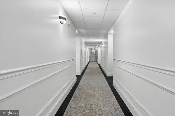 2001-00 HAMILTON ST #420, Philadelphia, PA 19130