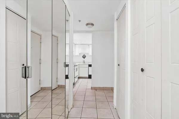 2001-00 HAMILTON ST #420, Philadelphia, PA 19130