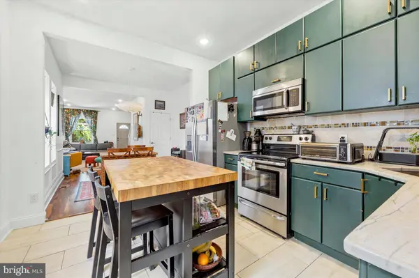 5217 LARCHWOOD AVE, Philadelphia, PA 19143