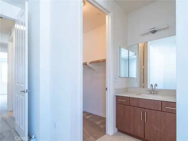 900 N Primrose Ln #E, Azusa, CA 91702