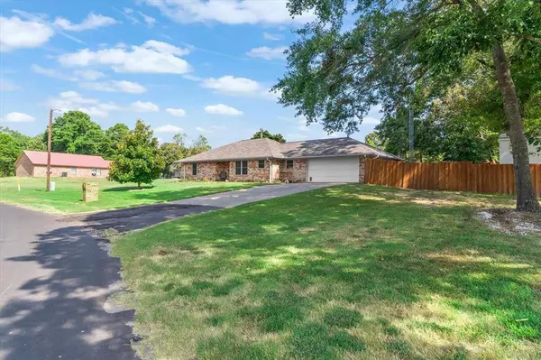 1410 County Road 2230, Mineola, TX 75773