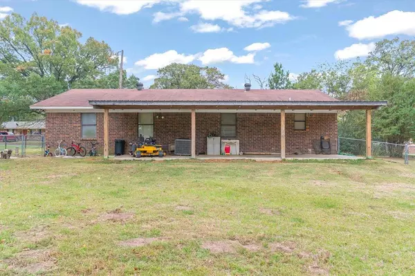 1410 VZ County Road, Grand Saline, TX 75140