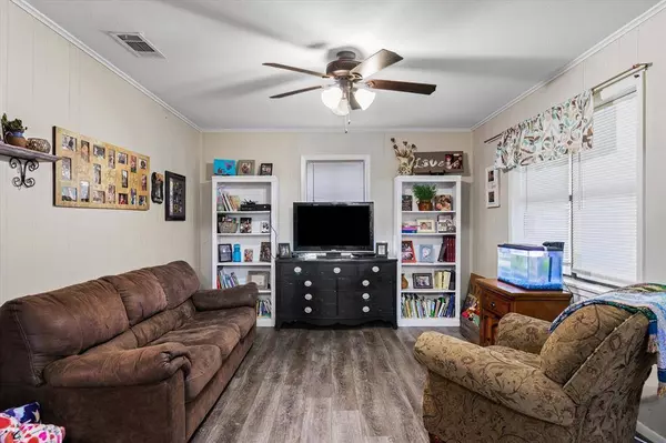 1410 VZ County Road, Grand Saline, TX 75140