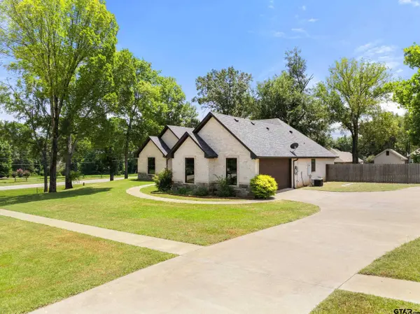 12109 Oak Grove, Lindale, TX 75771