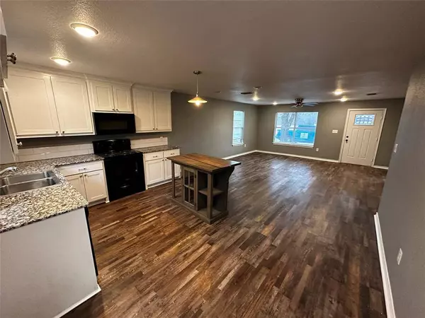 15421 County Road 4140, Lindale, TX 75771