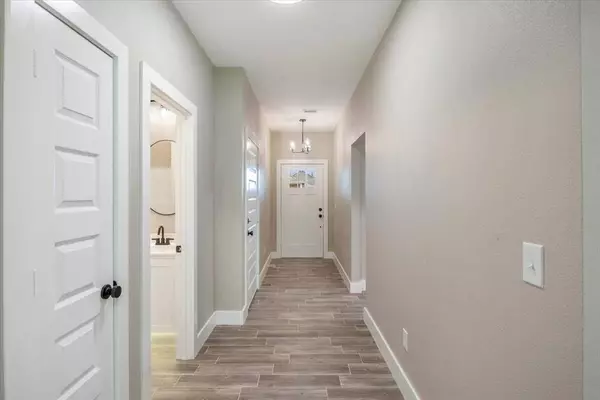 16226 Crossing Circle, Lindale, TX 75771