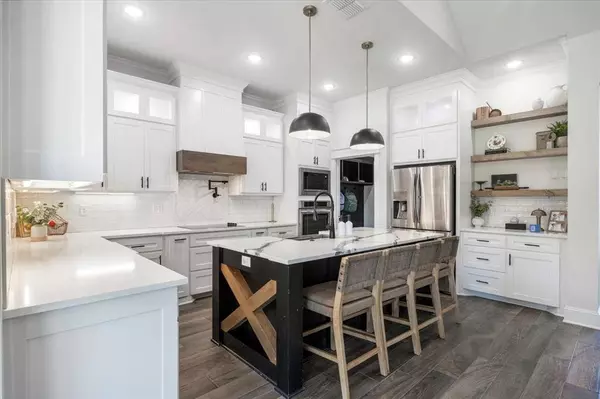 12432 Maplewood Drive, Lindale, TX 75771