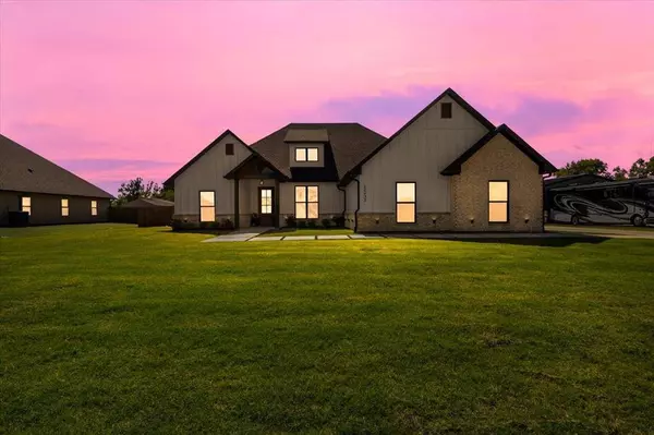 12432 Maplewood Drive, Lindale, TX 75771