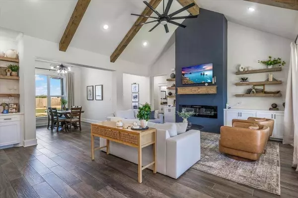 12432 Maplewood Drive, Lindale, TX 75771