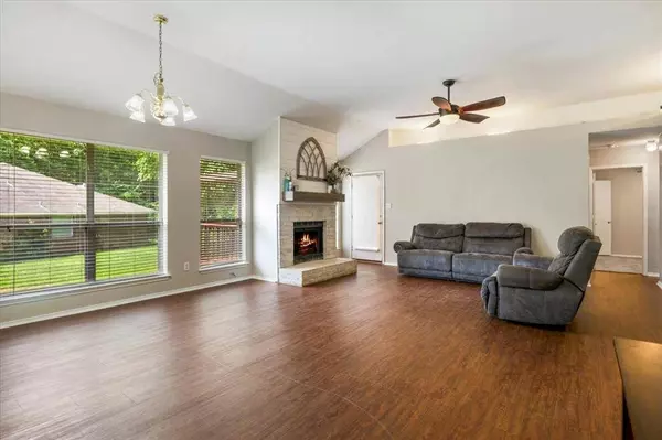 15675 Brittain Court, Lindale, TX 75771