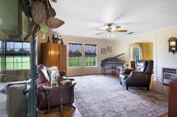 20272 County Road 4126, Lindale, TX 75771