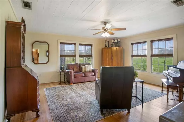 20272 County Road 4126, Lindale, TX 75771