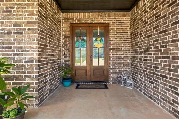 18329 Timber Oaks Drive, Lindale, TX 75771