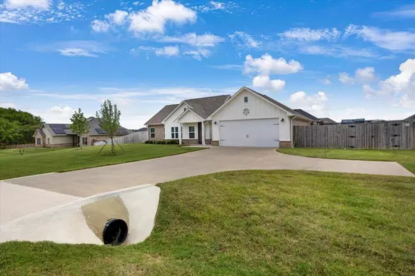 19312 Hickory Circle, Lindale, TX 75771