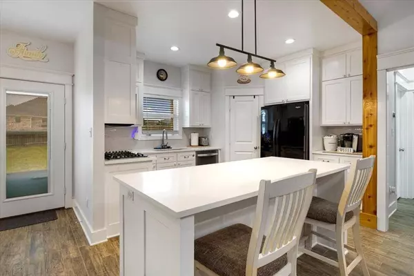 19312 Hickory Circle, Lindale, TX 75771