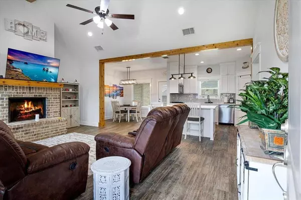 19312 Hickory Circle, Lindale, TX 75771